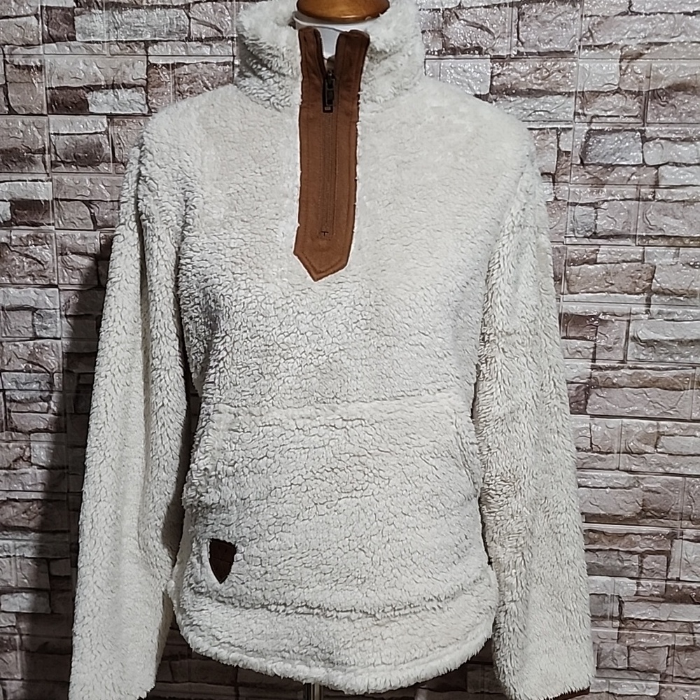Legendary Whitetails  Fuzzy Fleece Pullover